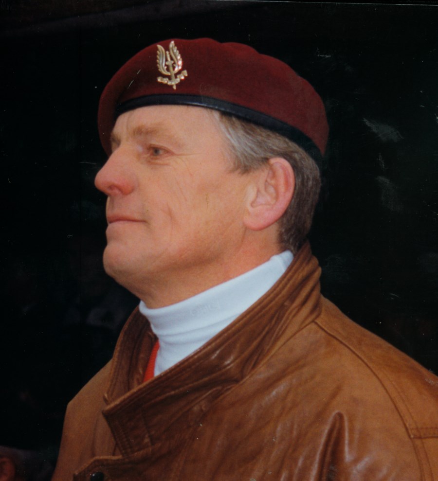Francis  VANDERMEULEN 1939-2013